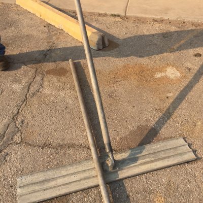 CONCRETE BULL FLOAT 48" W/2 HANDLES